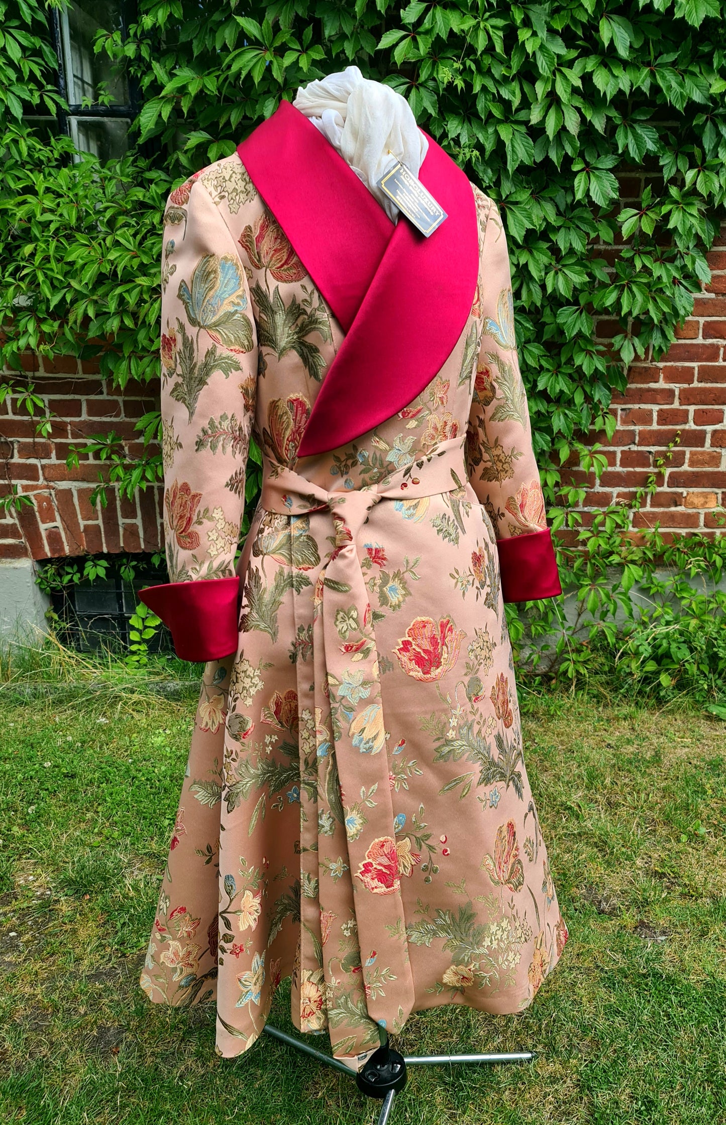 Floral Damask dressing gown