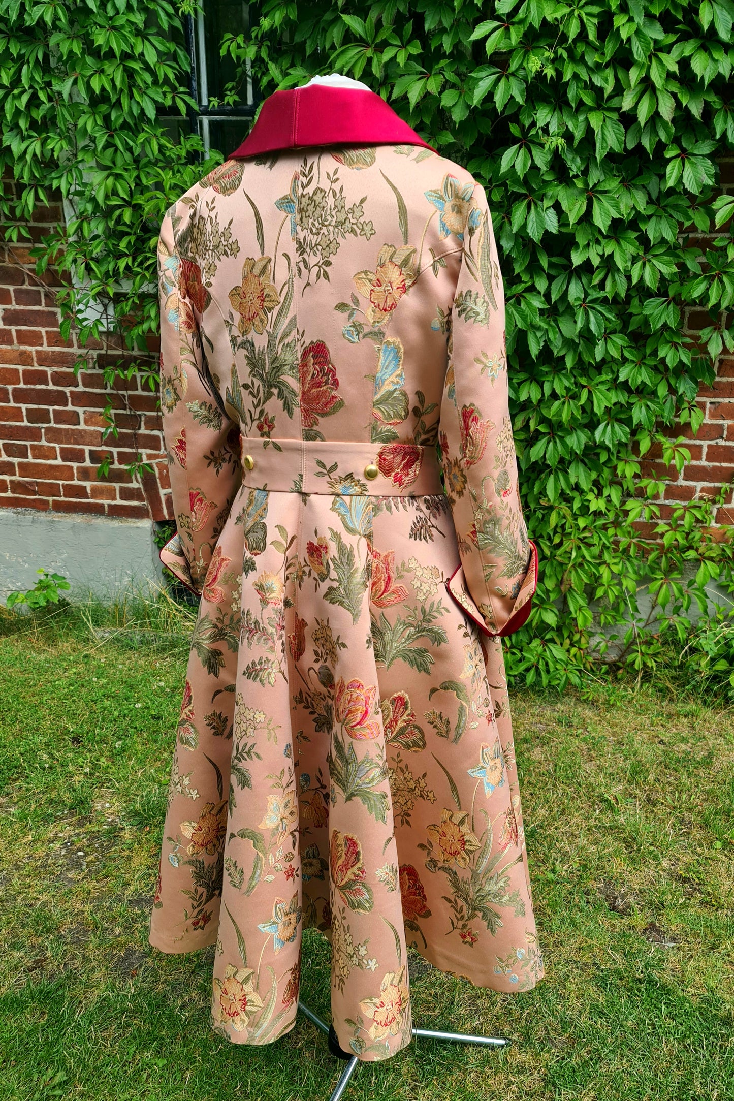 Floral Damask dressing gown