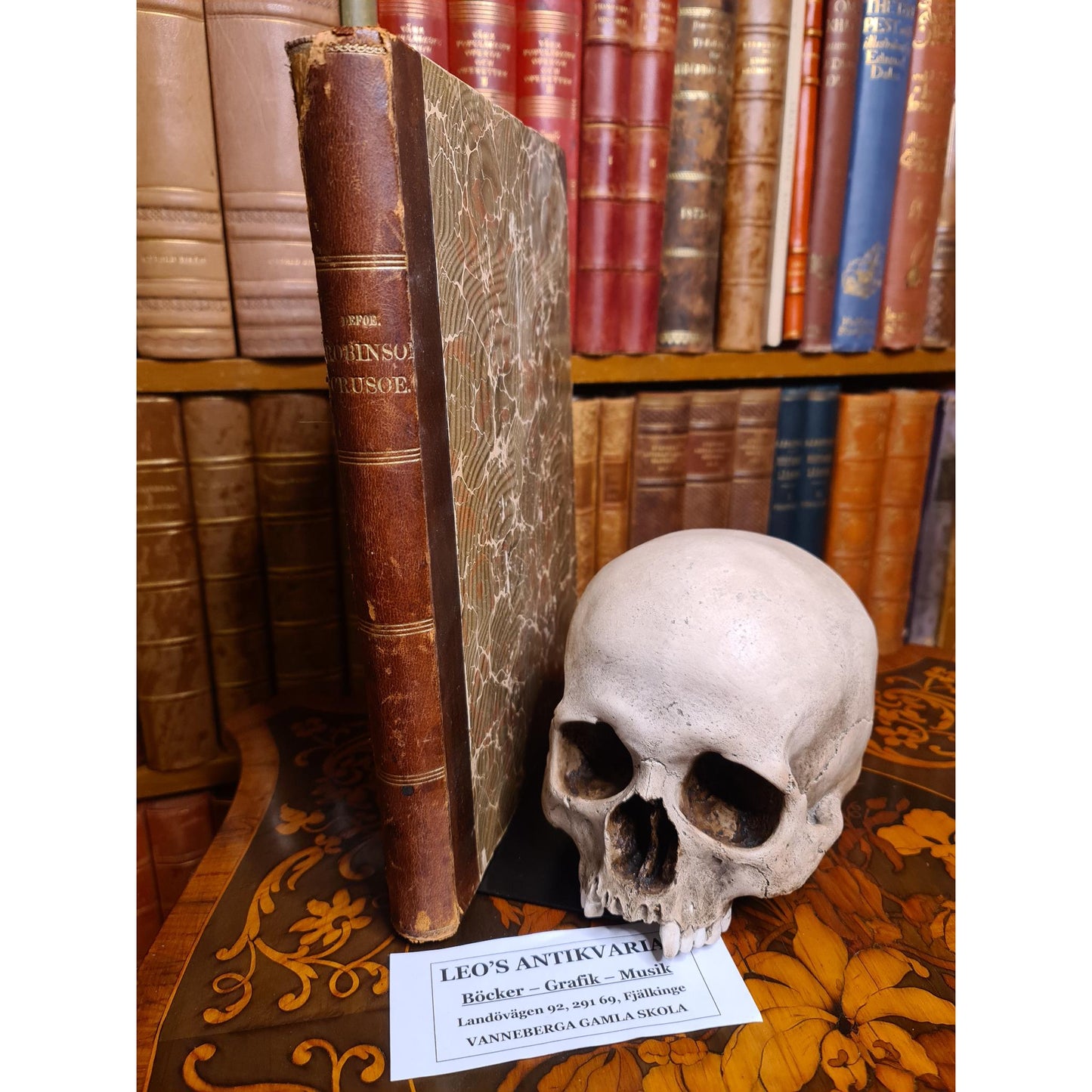 Robinson Crusoe by Daniel Defoe