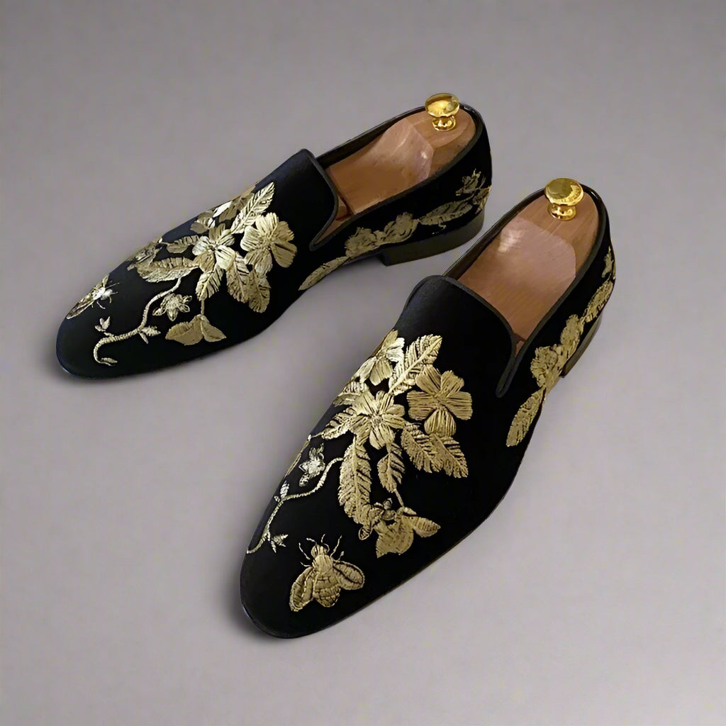 Loafers for Men with delicate embroidery