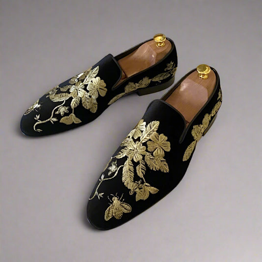 Loafers for Men with delicate embroidery