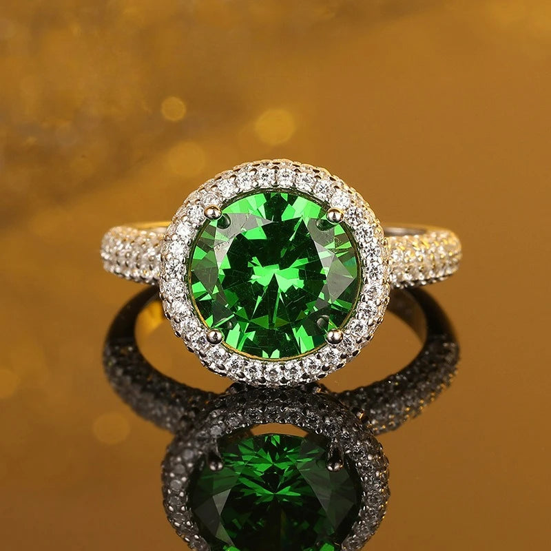 Platinum ring with artificially Cultivated Emerald and Diamonds